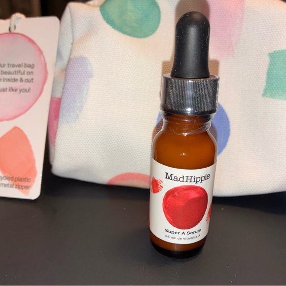 Mad Hippie Skincare Set with Travel Bag - Picture 3 of 5